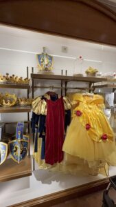 disfraces principe y princesa tienda hotel disneyland