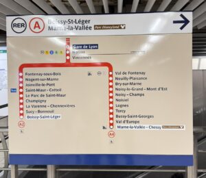 Tren RER rumbo a Disneyland Paris