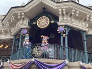 familia en disneyland paris 2026 viaje organizado por agente disney