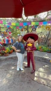 Foto con Miguel de Coco en Disneyland California