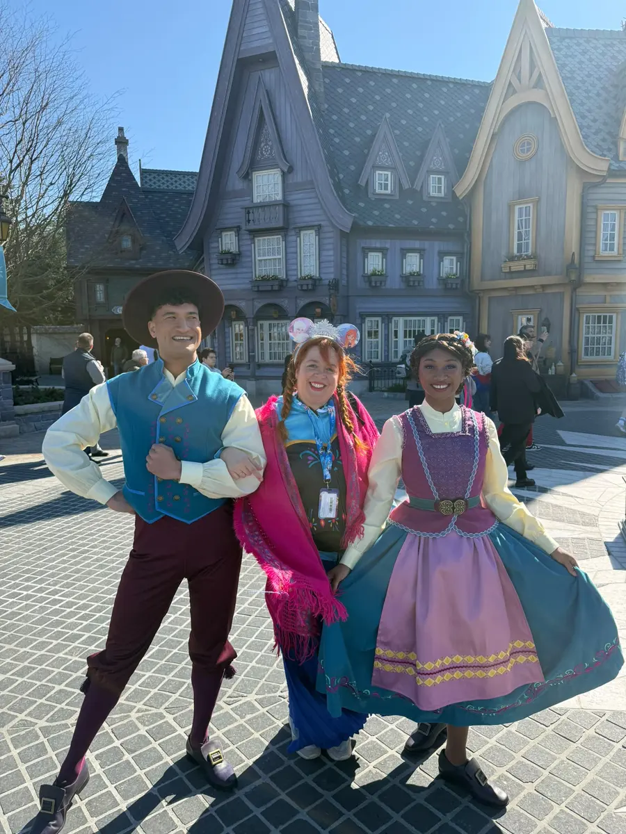 Personajes de Frozen en Arendelle, Disney Adventure World